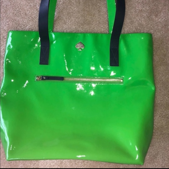 Kate Spade Patent green tote wallet - Picture 2 of 12